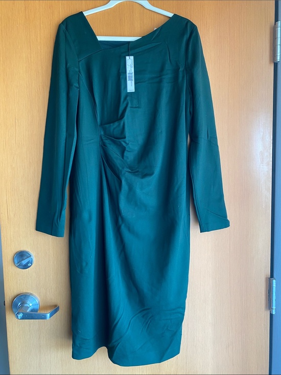Elie Tahari Dresses & Skirts - Elie Tahari Elegant Long-Sleeve Emerald Green Sheath Dress